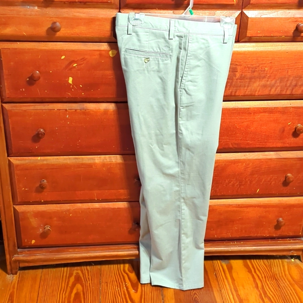 Men's Khakis Dockers 33x30